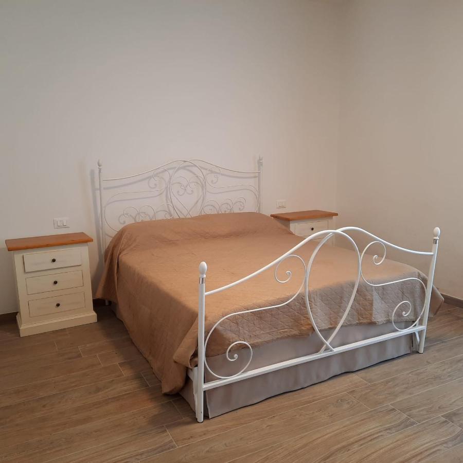 הוילה San Rufo Agriturismo Albero Del Miele מראה חיצוני תמונה
